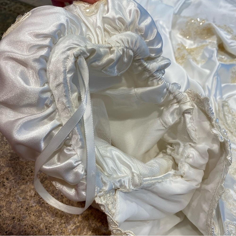 Szu Ling Chen Bridal Gown Beading Long Detachable Train Vintage -Says 12W and 10 - Picture 10 of 17
